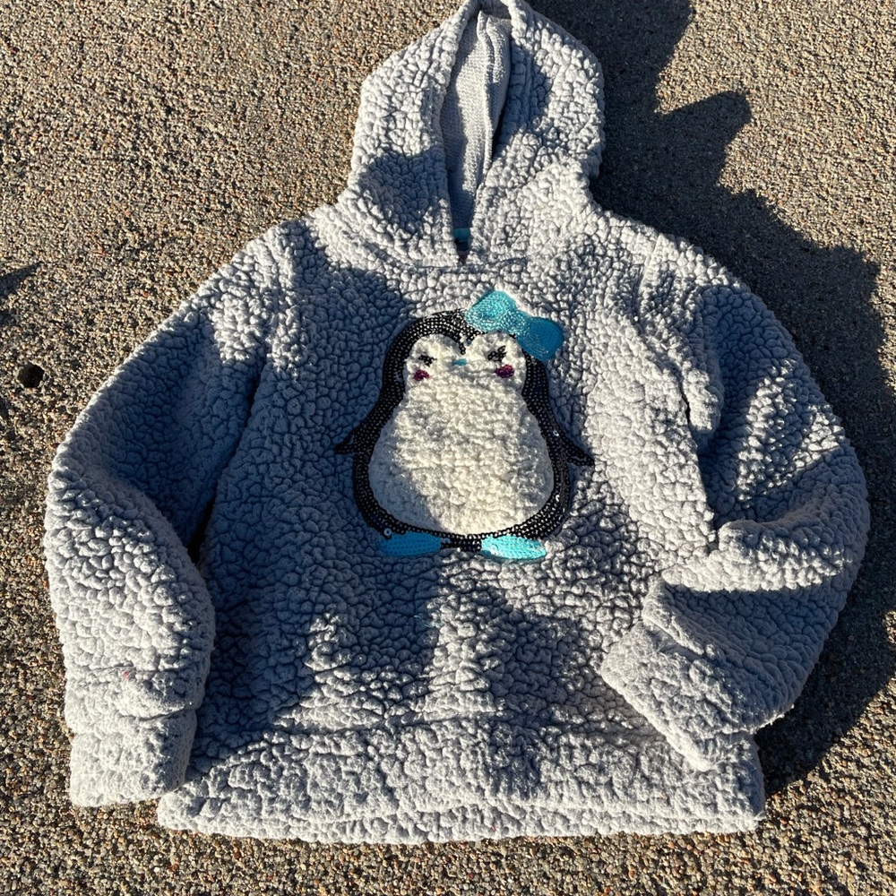 Little girl penguin hooded top